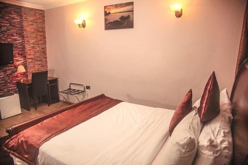 Fryburg Suites Aliayabiagba Zewnętrze zdjęcie