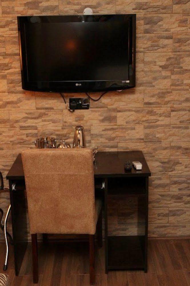 Fryburg Suites Aliayabiagba Zewnętrze zdjęcie