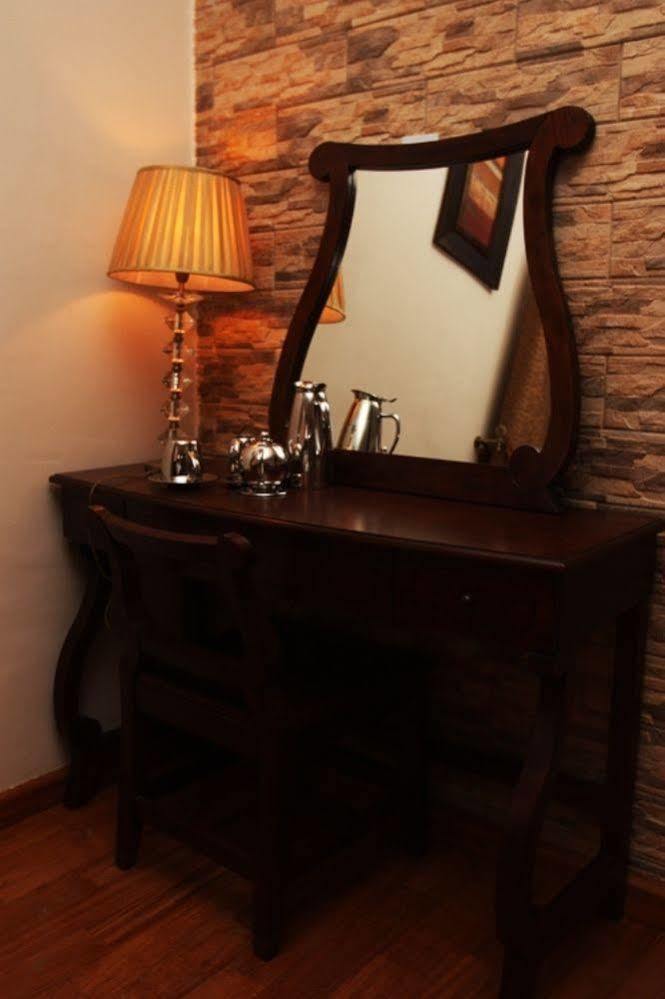 Fryburg Suites Aliayabiagba Zewnętrze zdjęcie