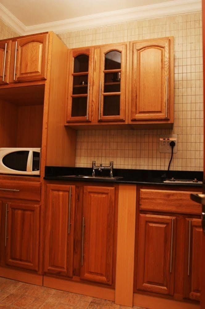 Fryburg Suites Aliayabiagba Zewnętrze zdjęcie